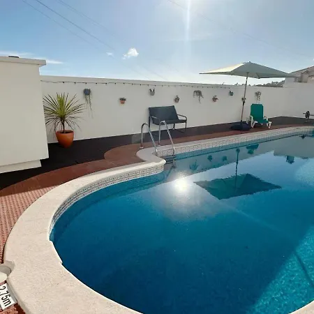 Sunny With Pool & View - 5 Min Βίλα